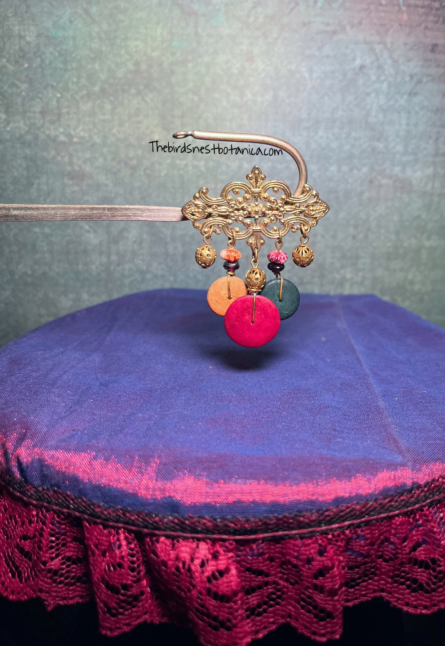 Vintage 1980's Gold Tone Filigree Dangle Bar Brooch