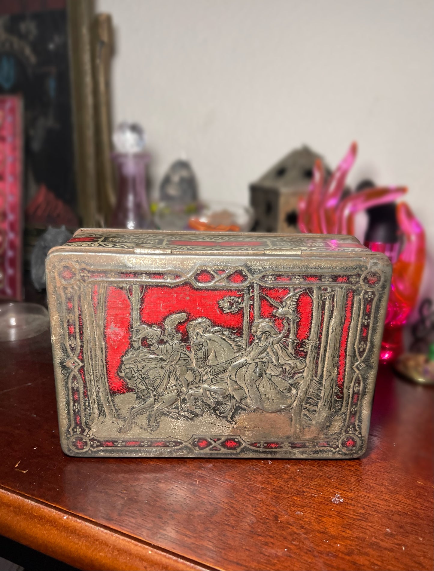 Vintage Riley's Falconer's Hunt Toffee 1950's Tin From Halifax England