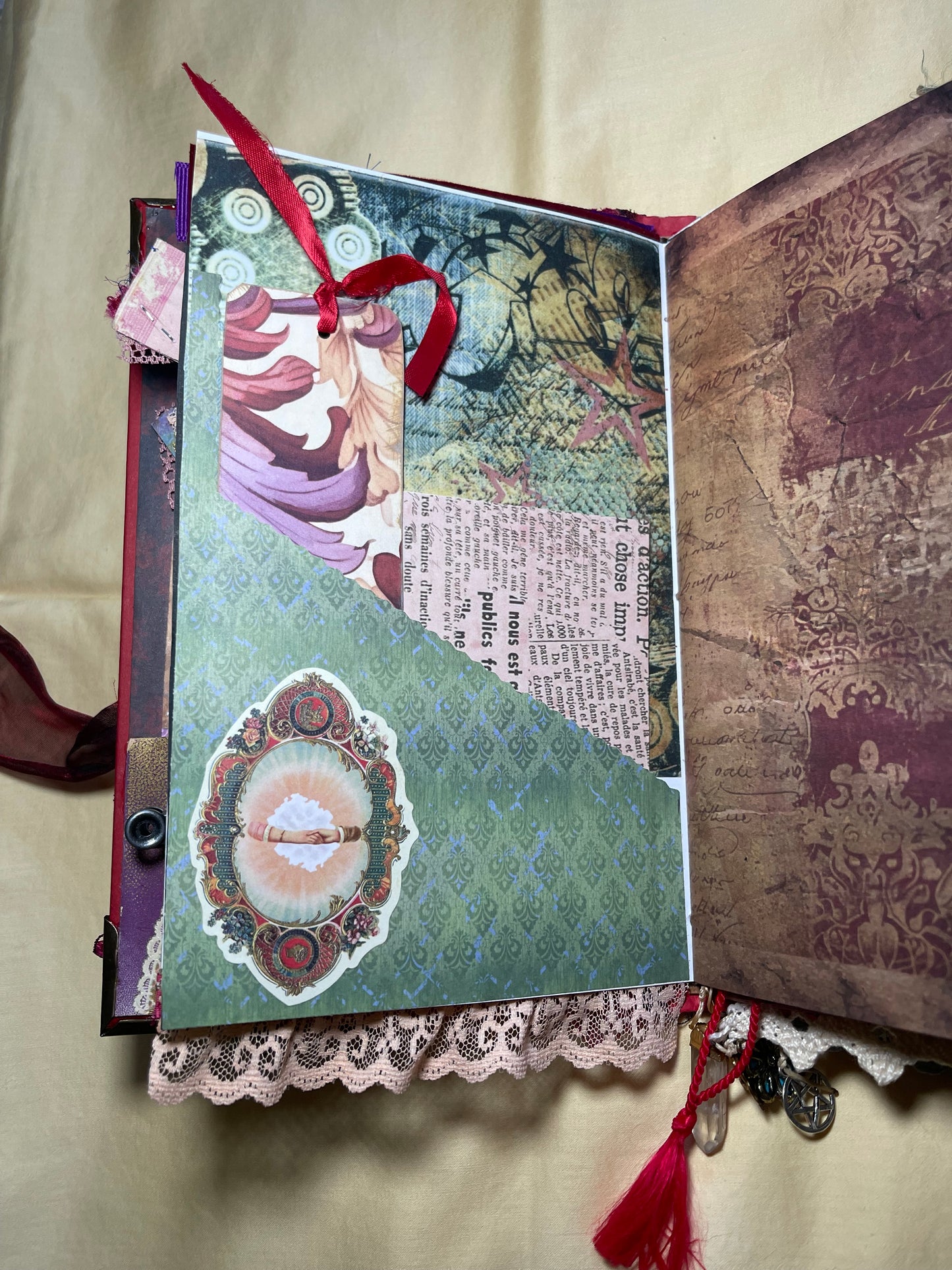 Romani Themed Junk Journal (192 Pages)