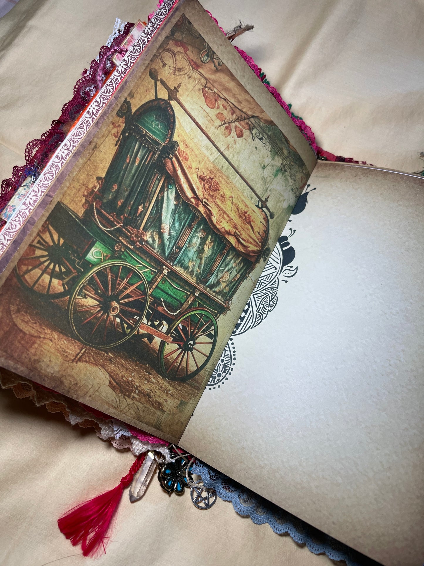 Romani Themed Junk Journal (192 Pages)