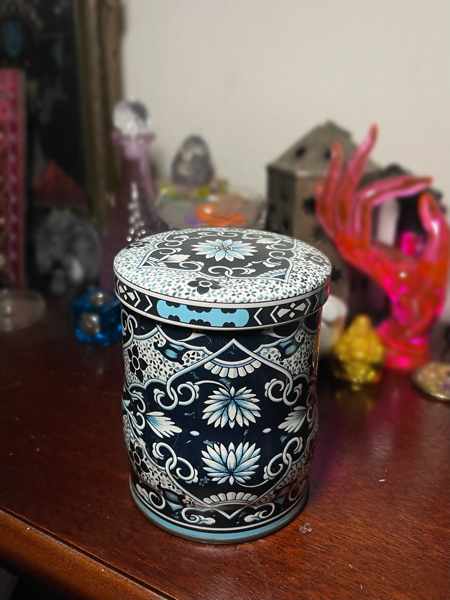 Vintage Daher 1940's Cookie/Tea Tin Container From England