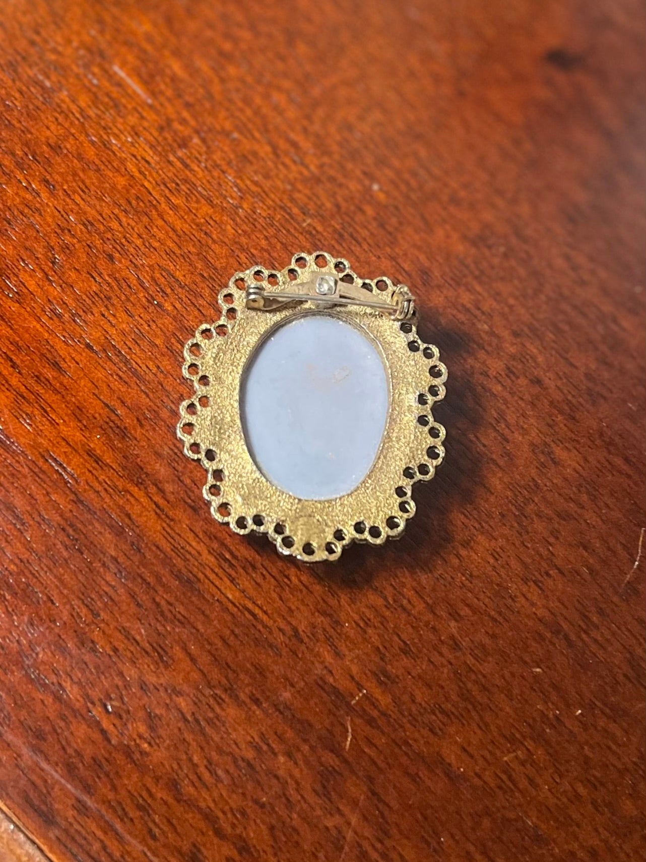 Victorian Faux Cameo Pin Brooch Vintage Gold-tone & Blue